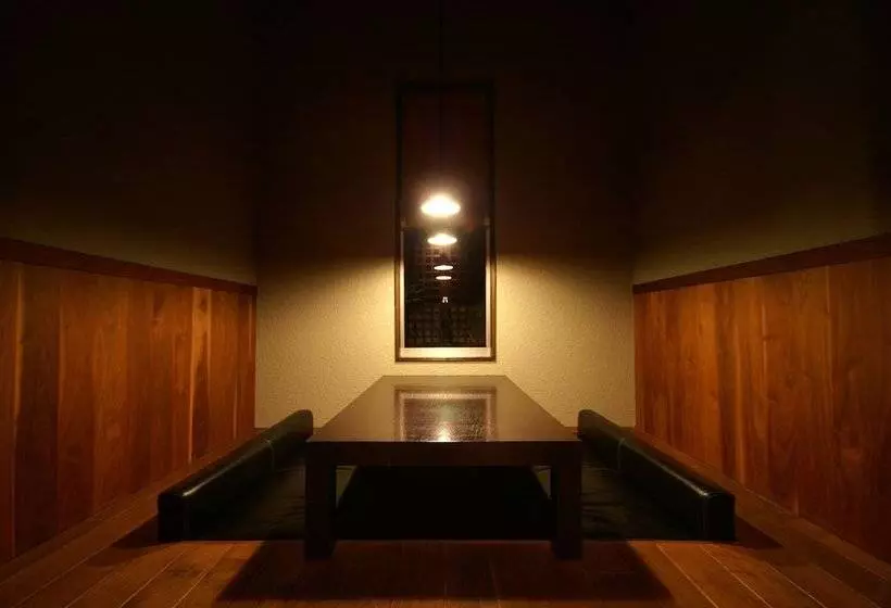 Ryokan Gensen To Hanare No Oyado Tsuki