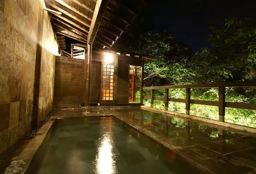Ryokan Gensen To Hanare No Oyado Tsuki
