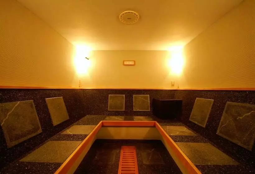 Ryokan Gensen To Hanare No Oyado Tsuki