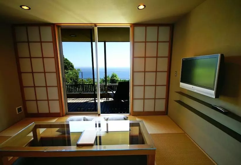 Ryokan Gensen To Hanare No Oyado Tsuki
