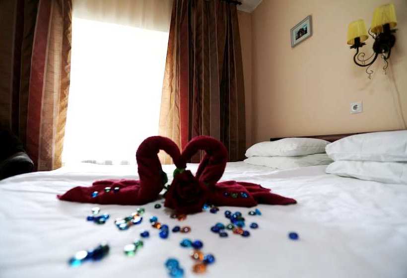 U Krasnogo Mosta  Hostel