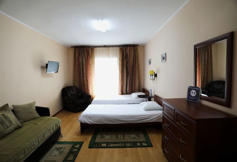 U Krasnogo Mosta  Hostel