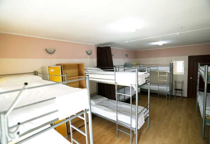 U Krasnogo Mosta  Hostel