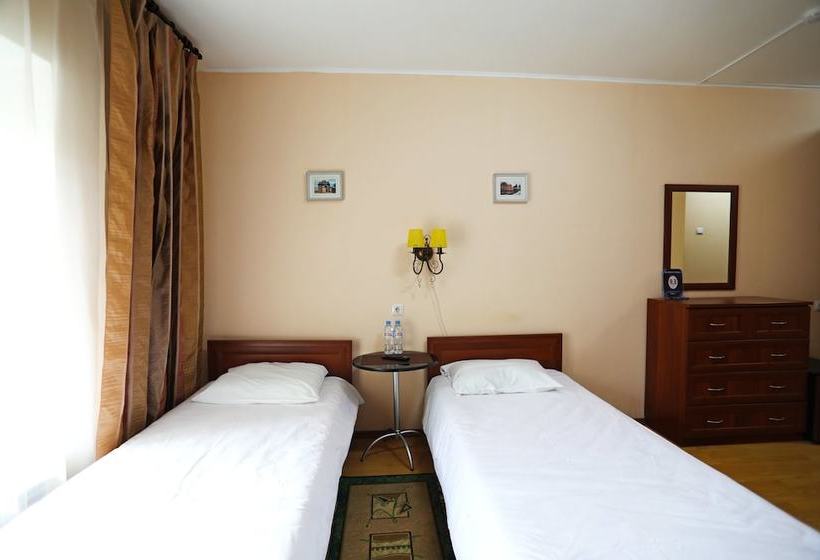 U Krasnogo Mosta  Hostel