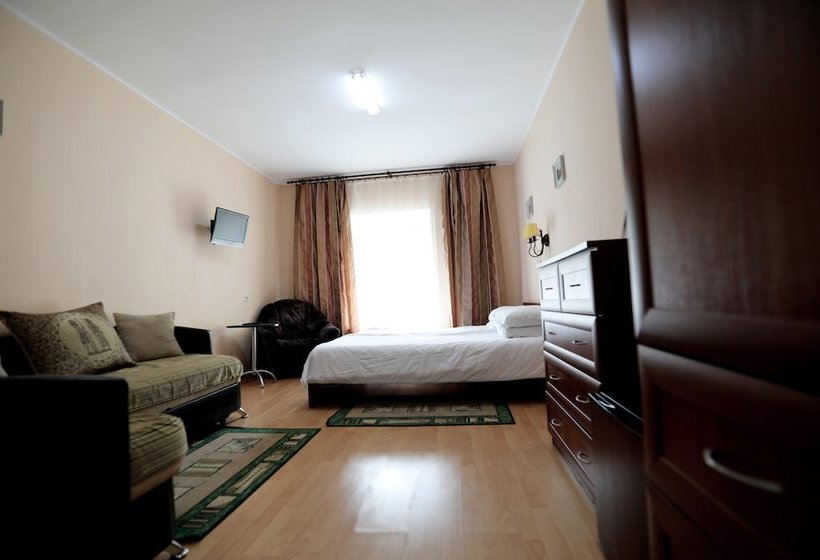 U Krasnogo Mosta  Hostel