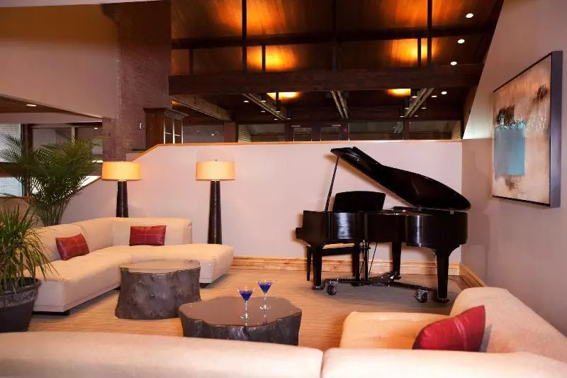 Chubb Hotel & Conference Center