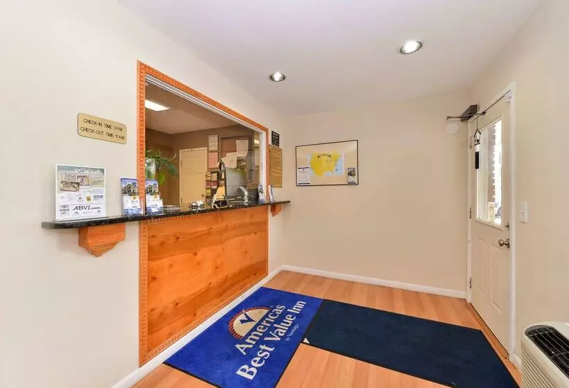 Отель Americas Best Value Inn Near Downtown Nashville