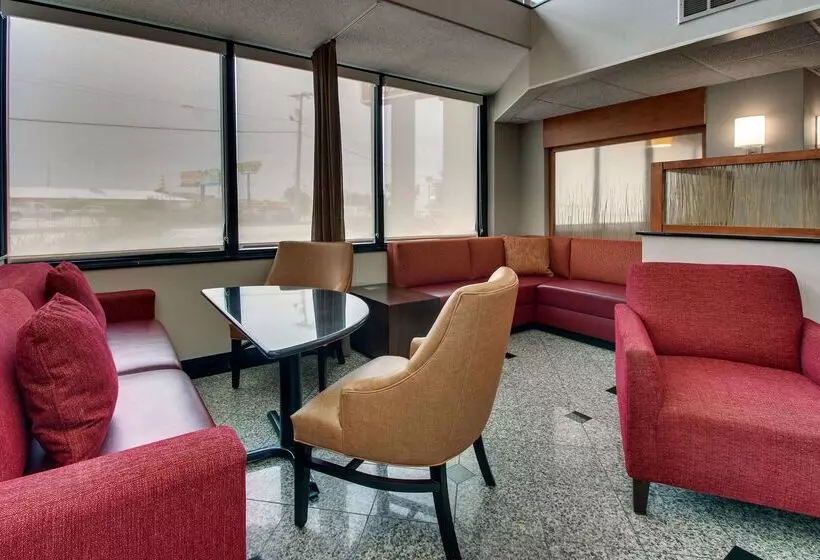 Отель Drury Inn & Suites Bowling Green