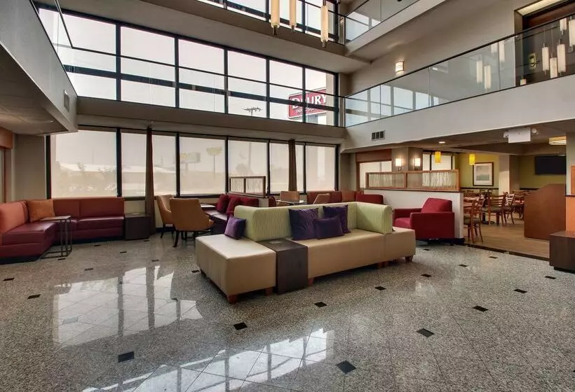 Отель Drury Inn & Suites Bowling Green