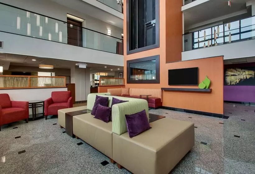 Отель Drury Inn & Suites Bowling Green