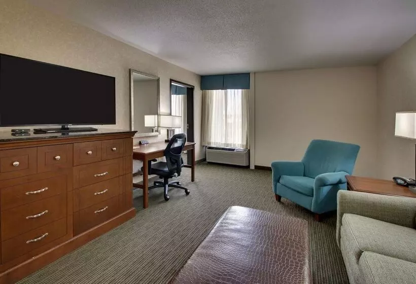هتل Drury Inn & Suites Cape Girardeau