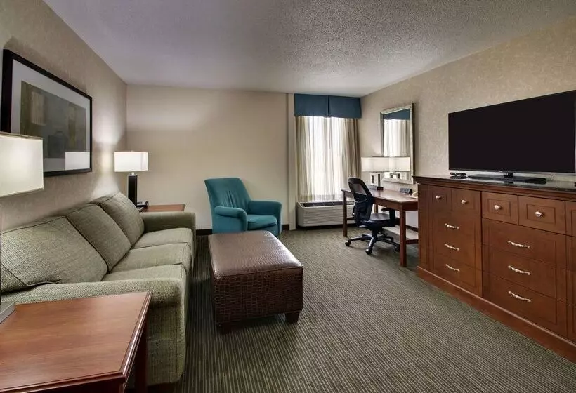 هتل Drury Inn & Suites Cape Girardeau