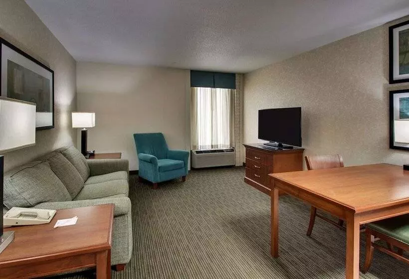 هتل Drury Inn & Suites Cape Girardeau