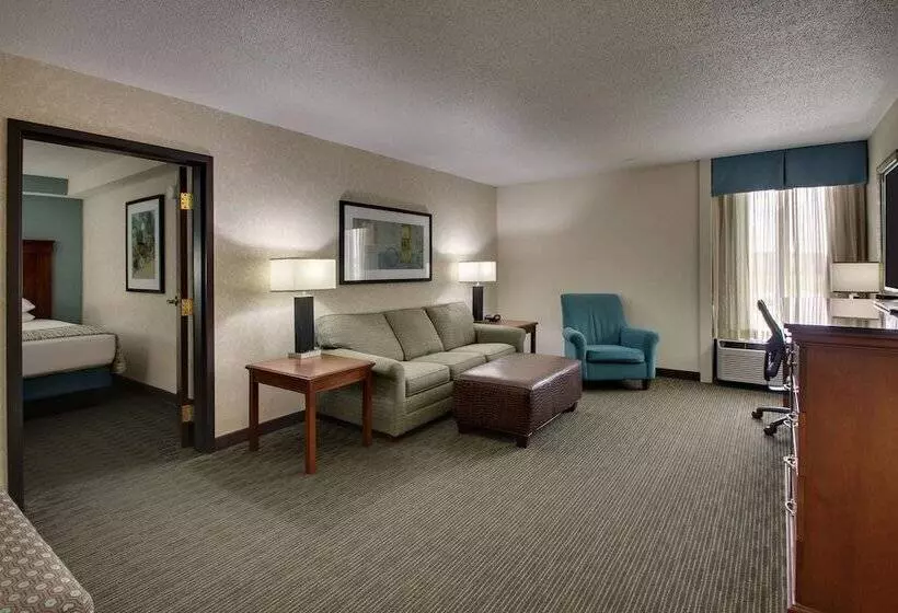 هتل Drury Inn & Suites Cape Girardeau