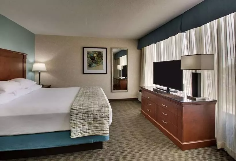 هتل Drury Inn & Suites Cape Girardeau