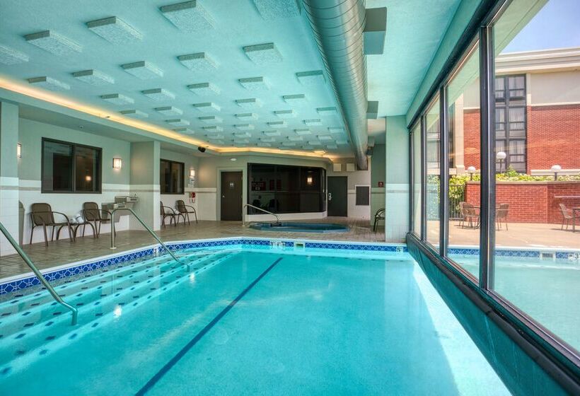 ホテル Drury Inn & Suites St. Louis Fairview Heights