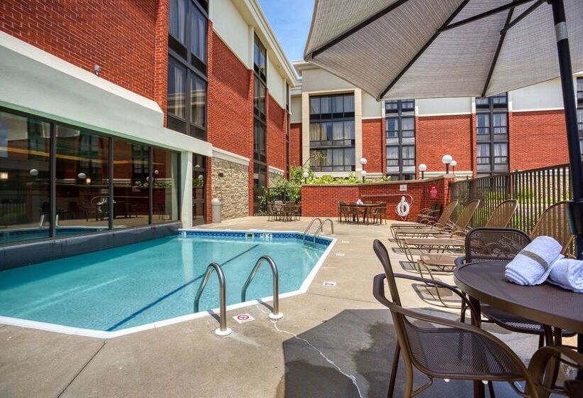 ホテル Drury Inn & Suites St. Louis Fairview Heights