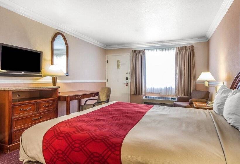 هتل Econo Lodge Castro Valley I580