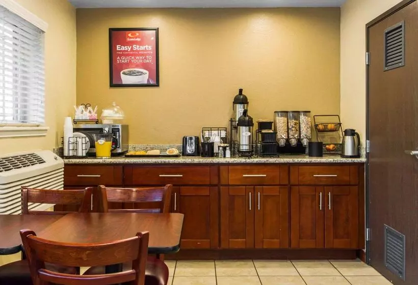 Отель Econo Lodge Sacramento Convention Center