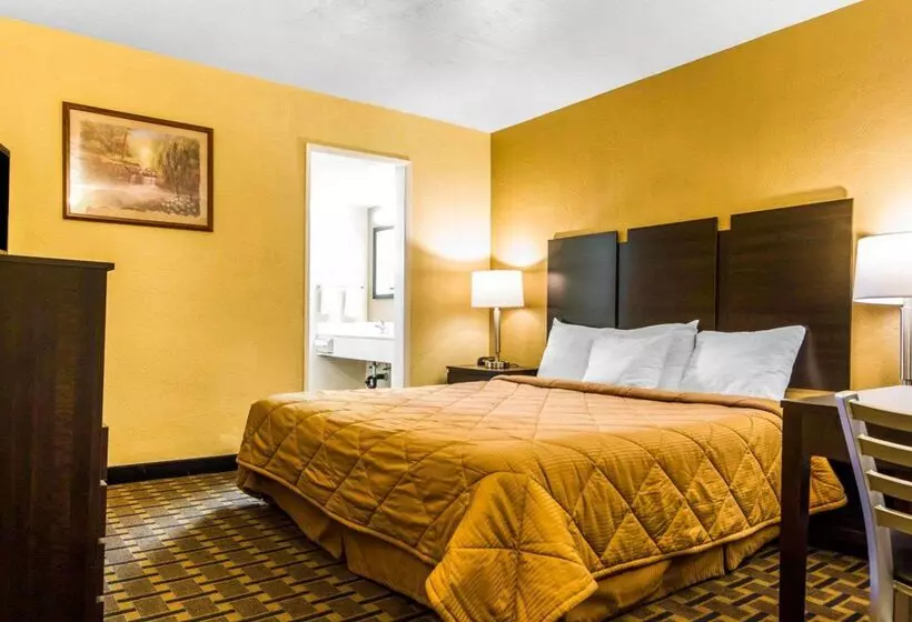 Отель Econo Lodge Sacramento Convention Center