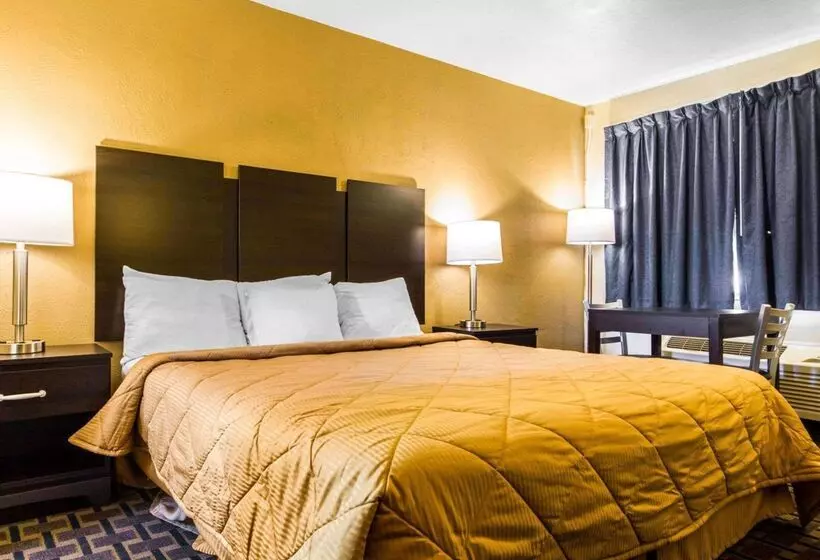 Отель Econo Lodge Sacramento Convention Center