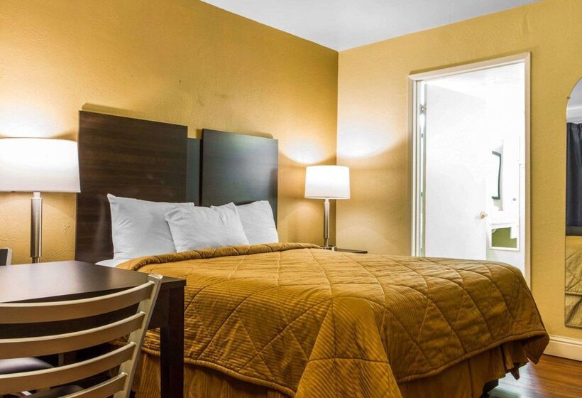 هتل Econo Lodge Sacramento Convention Center