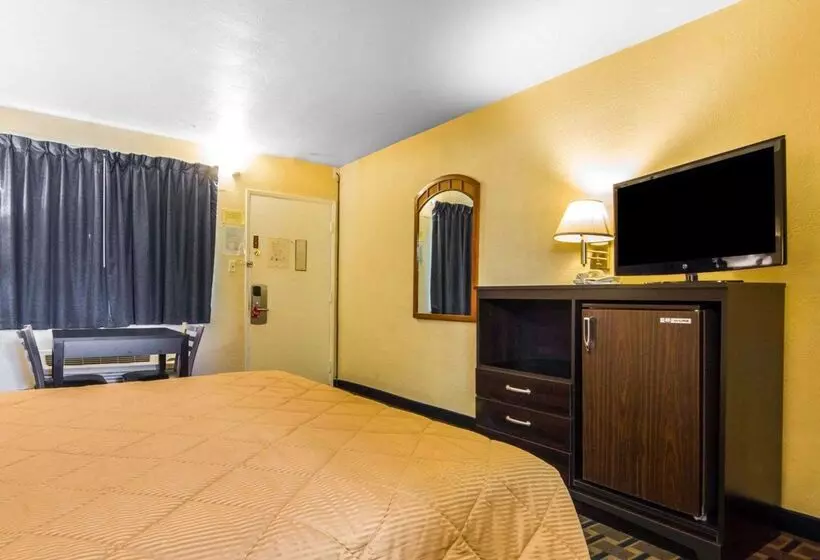 Отель Econo Lodge Sacramento Convention Center