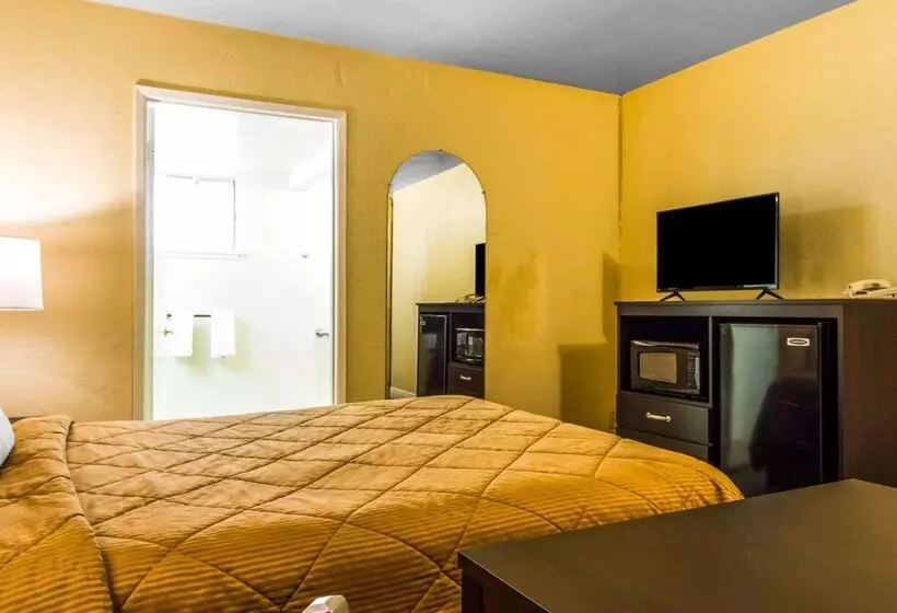 Отель Econo Lodge Sacramento Convention Center