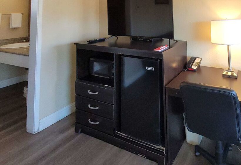 هتل Econo Lodge Sacramento Convention Center