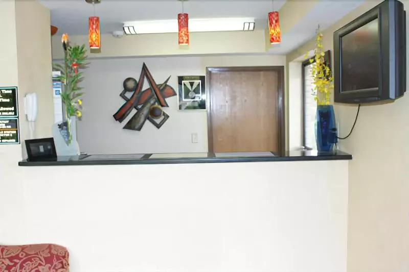 Отель Express Inn