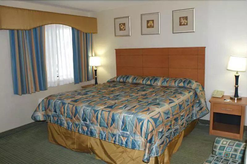 Отель Express Inn