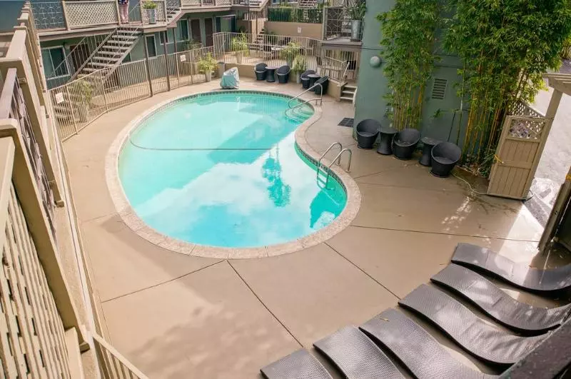 فندق Inn At East Beach