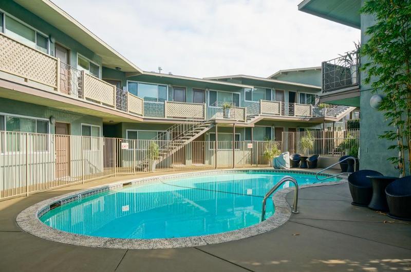 Отель Inn At East Beach