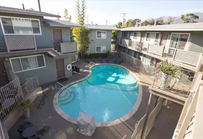 Отель Inn At East Beach