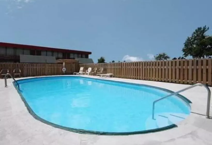 Отель Loyalty Inn Maryville