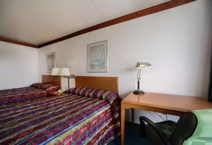 Отель Loyalty Inn Maryville