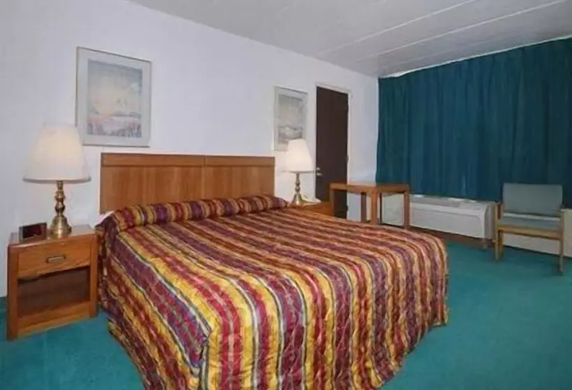 Отель Loyalty Inn Maryville