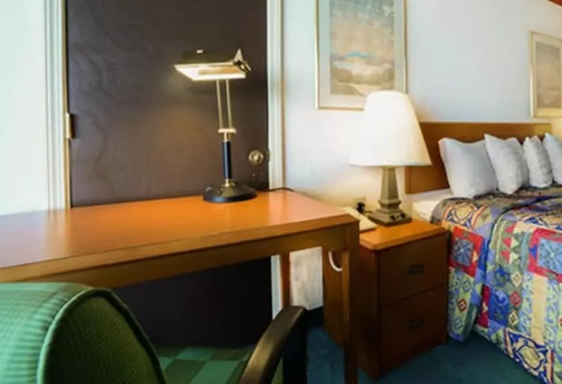 Отель Loyalty Inn Maryville