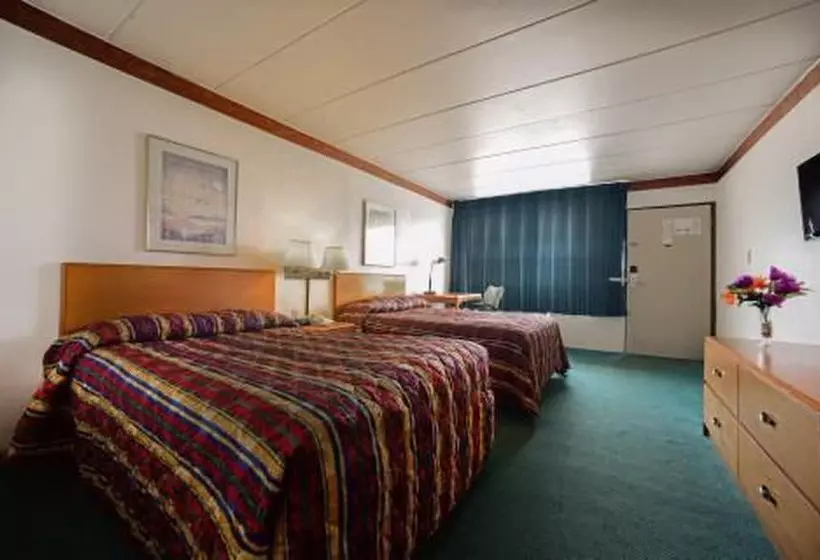 Отель Loyalty Inn Maryville