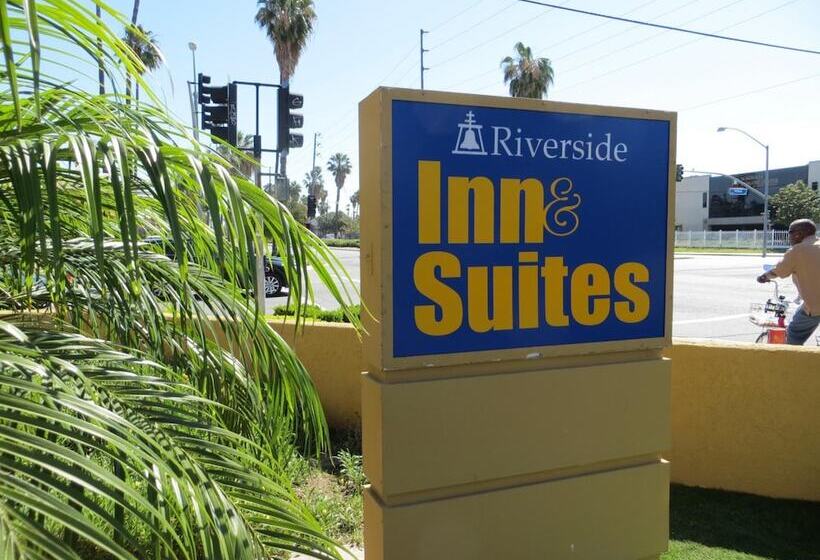 ホテル Riverside Inn & Suites