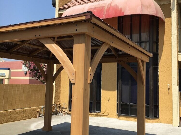 ホテル Riverside Inn & Suites