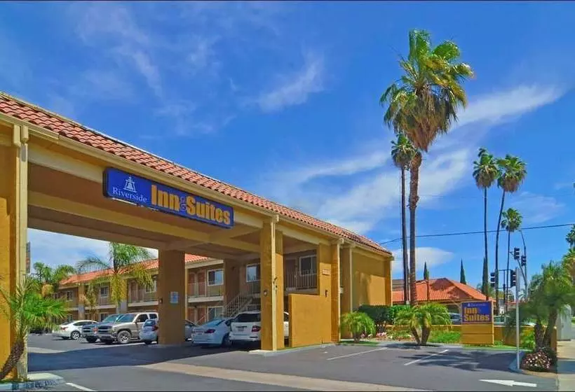 Hotel Riverside Inn & Suites