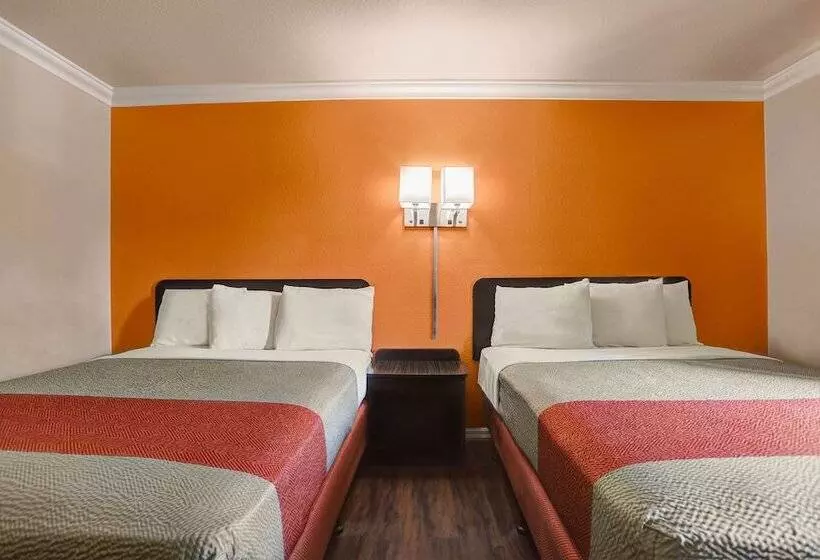 Motel 6fresno, Ca  Belmont Ave