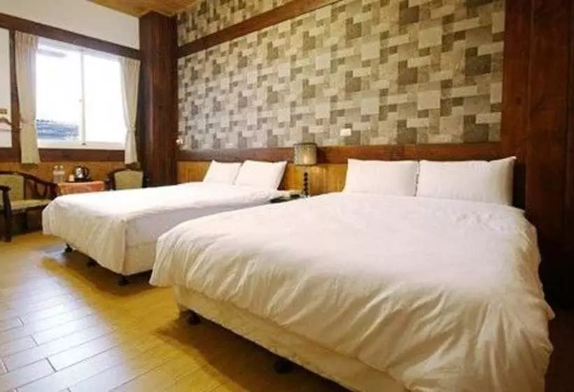 تختخواب و صبحانه Sun Moon Heart Hostel