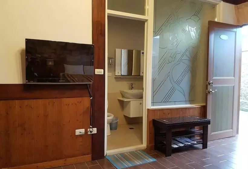 تختخواب و صبحانه Sun Moon Heart Hostel