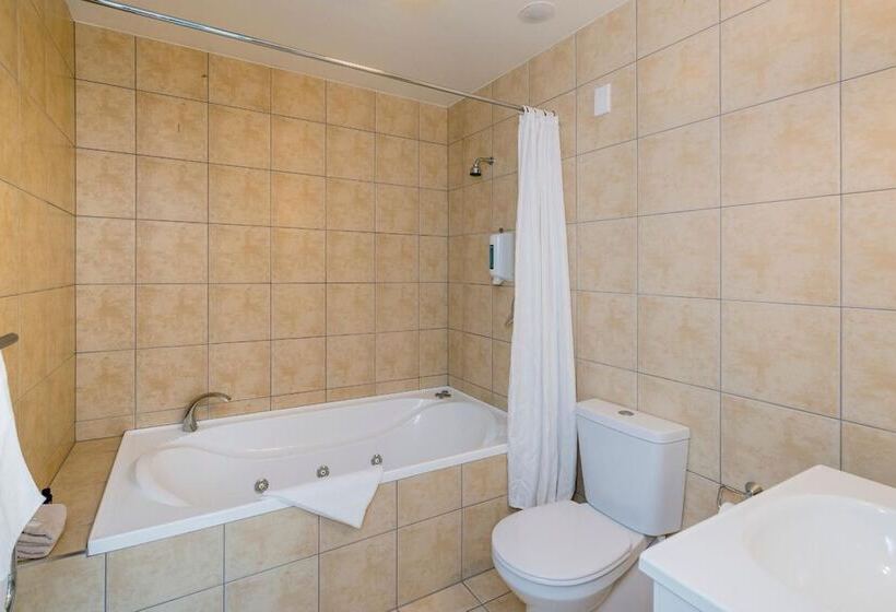 هتل Finns Paekakariki