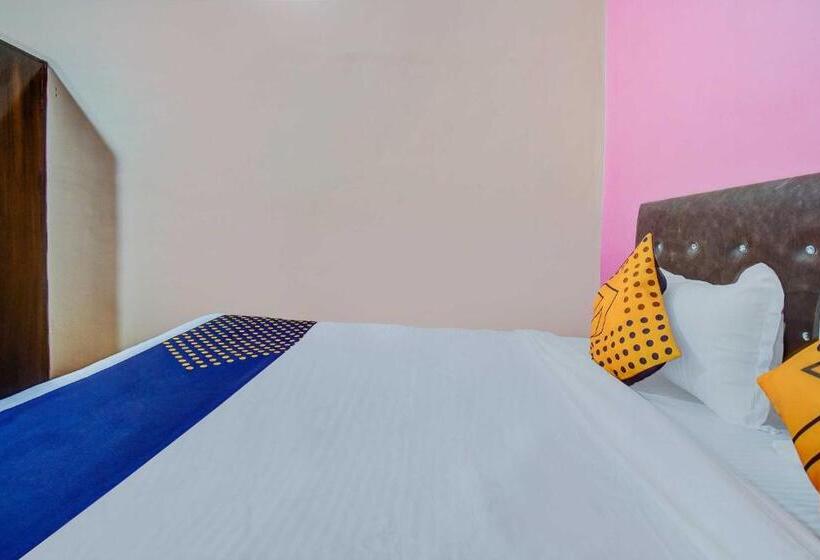 هتل Spot On Mangalam Guest House