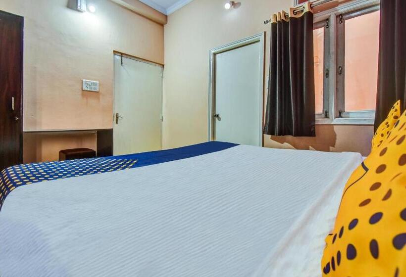 هتل Spot On Mangalam Guest House