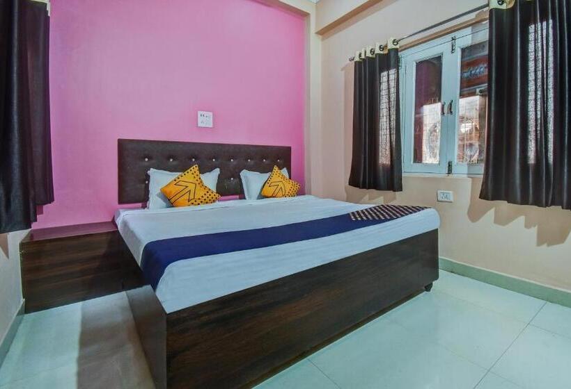 هتل Spot On Mangalam Guest House