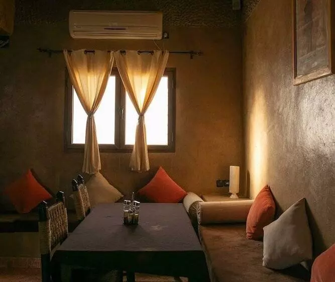 Majatalo L Homme Du Désert A Merzouga